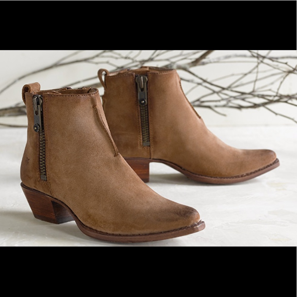 Frye Sacha Moto shortie bootie 8M